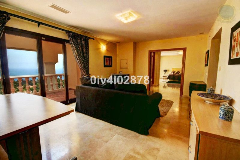 Foto e0302ef0-51ba-4448-96ee-aee5de26ee7b. Casa adossada amb aparcament a Centro Benalmádena