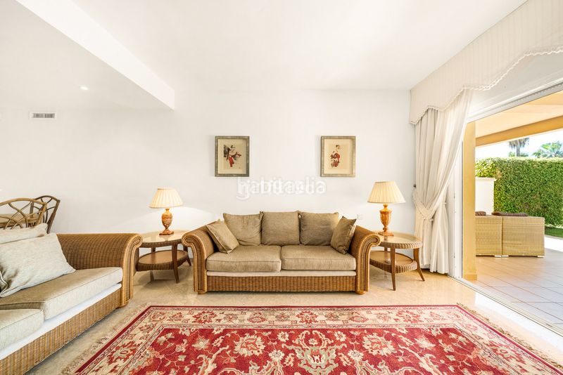 Foto 3d5224fa-3058-4662-8b49-8aa1d0297c8d. Pis a Elviria Marbella