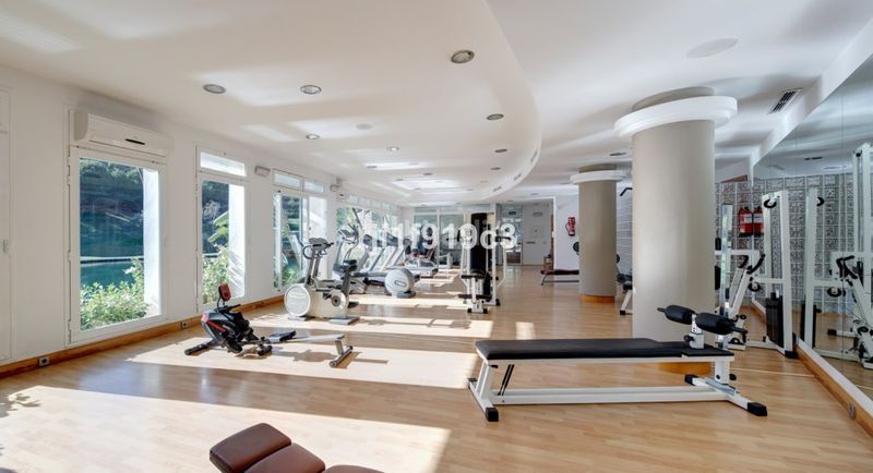 Foto 7308ada7-9978-4786-83d3-0d01d9468162. Pis a Elviria Marbella