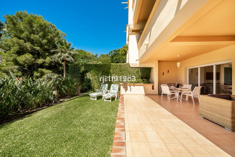 Foto a9028f8a-c4ad-41e8-85b0-7493a4606560. Pis a Elviria Marbella