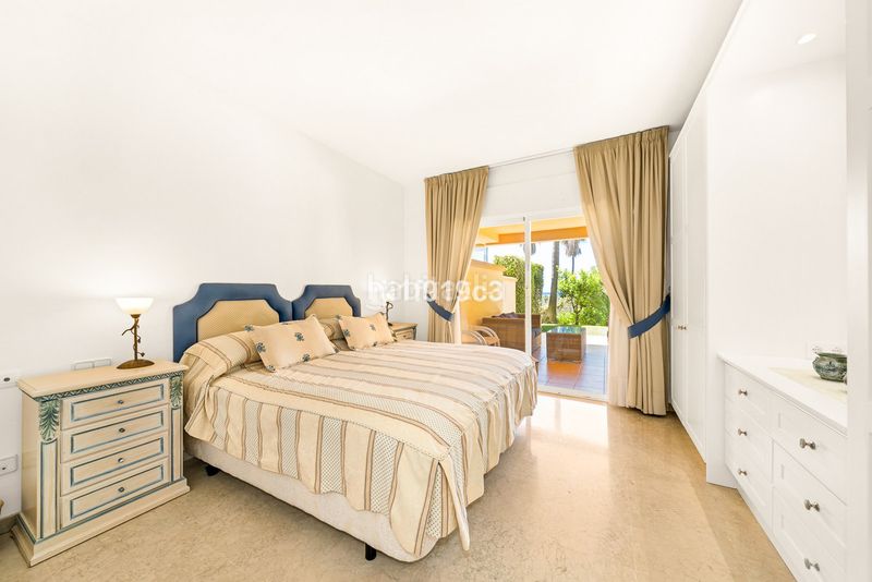 Foto ab77a593-7573-4585-aa0a-78050816e8b7. Pis a Elviria Marbella