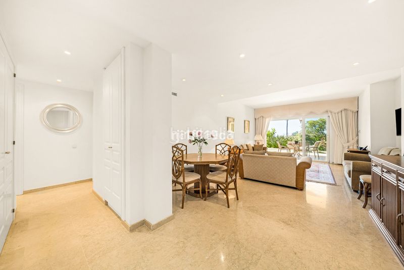 Foto b5ce56ff-b767-4458-a771-9841bd67adf9. Pis a Elviria Marbella
