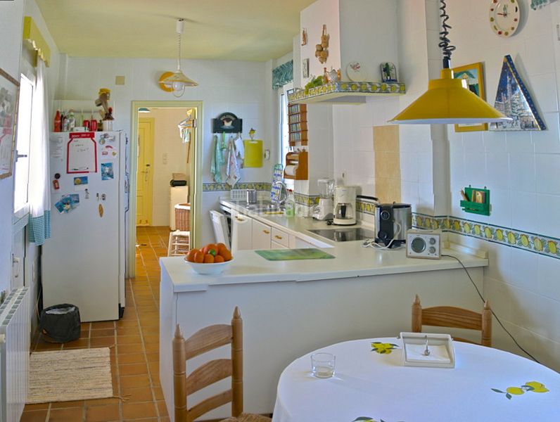 Foto 690aa586-cabe-4abf-bd23-bb26fe80debb. Casa adosada en Elviria Marbella