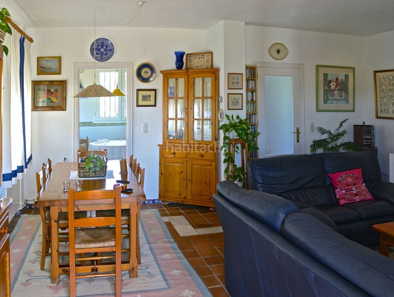 Foto b30c3120-4db6-4ec8-99ae-78a479c46765. Casa adosada en Elviria Marbella