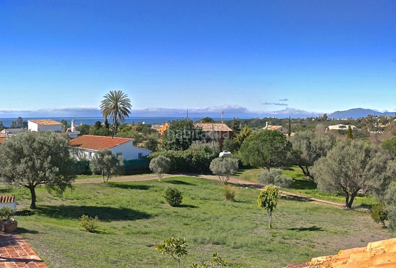 Foto fc74ea0d-447d-4946-a253-db449a862d3d. Casa adosada en Elviria Marbella
