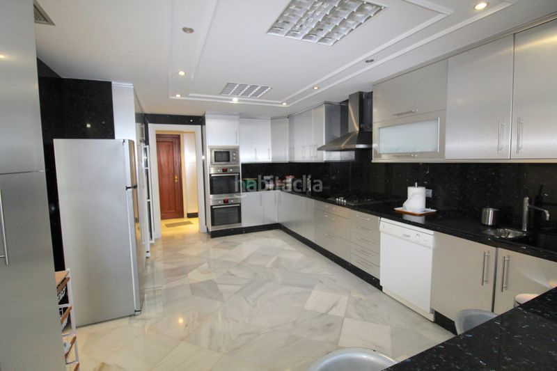 Foto bd00605c-24b3-4eeb-96e6-d38d380bce92. Piso en Puerto Banús Marbella