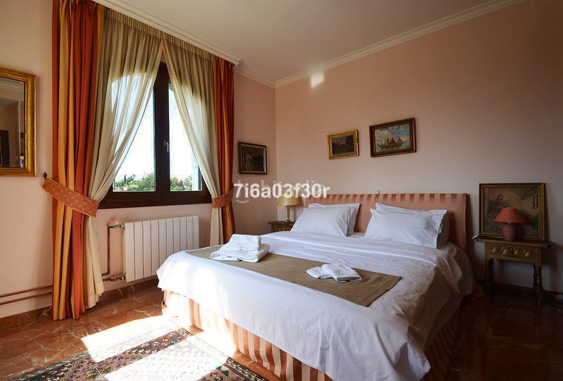 Foto 01809f04-73d9-4a44-9dc3-825f659a261f. Casa adossada amb aparcament a Las Brisas Marbella