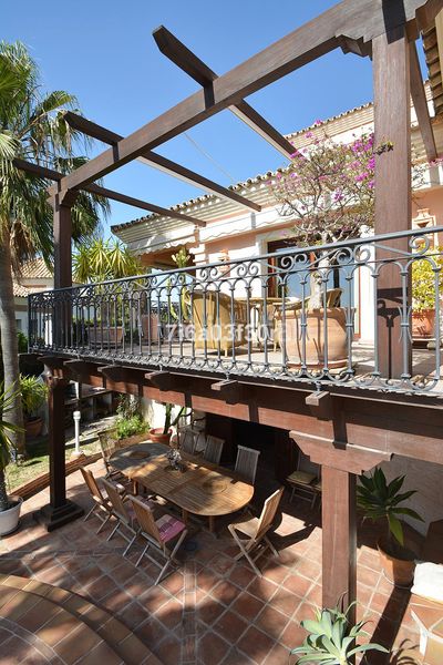 Foto 30ff15d7-b973-4b3b-88ee-efd5d78a1d04. Casa adossada amb aparcament a Las Brisas Marbella