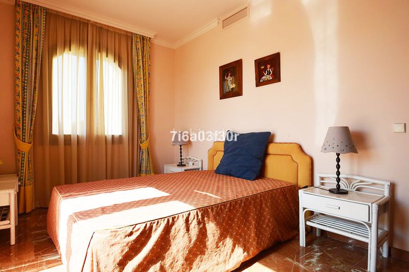 Foto 779725d6-8691-4012-94ab-05db04e65ede. Casa adossada amb aparcament a Las Brisas Marbella