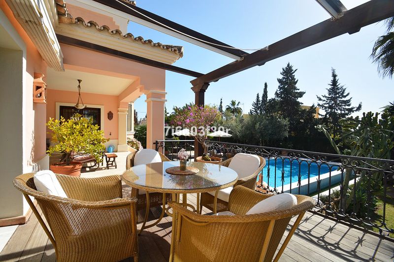 Foto 7b15bd88-961d-4cb4-8878-7e94545dbd2e. Casa adossada amb aparcament a Las Brisas Marbella