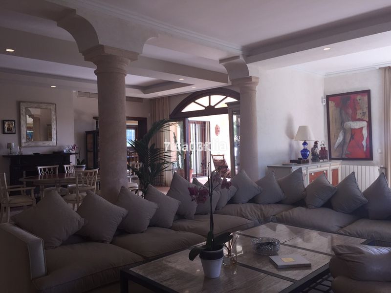 Foto d045ee96-1706-4224-b20f-819857619374. Casa adossada amb aparcament a Las Brisas Marbella