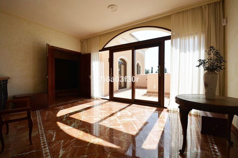Foto d96b6169-05c2-4559-a507-ba12a7421ce2. Casa adossada amb aparcament a Las Brisas Marbella