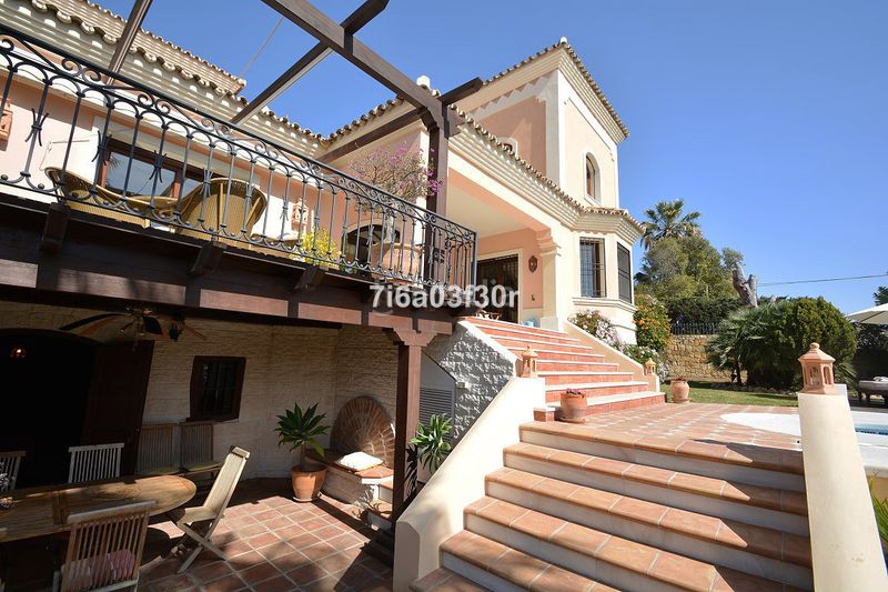 Foto e19d77ba-c11f-4d39-8a7f-259fe4ade101. Casa adossada amb aparcament a Las Brisas Marbella