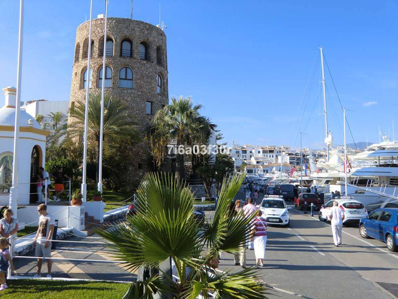 Foto e8ce8f07-93e6-41c8-a70a-eac35584d09c. Casa adossada amb aparcament a Las Brisas Marbella