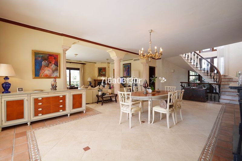 Foto eeb8de43-e885-409f-9448-43424c0164f0. Casa adossada amb aparcament a Las Brisas Marbella