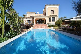 Semi detached house in Las Brisas