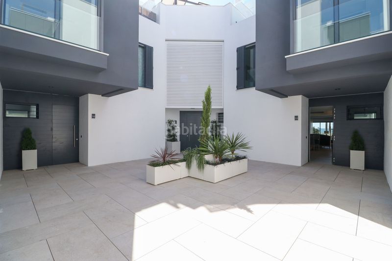 Foto 094e8e11-b789-4cf6-81ed-c1cc3974035f. Casa adossada a Centro Estepona