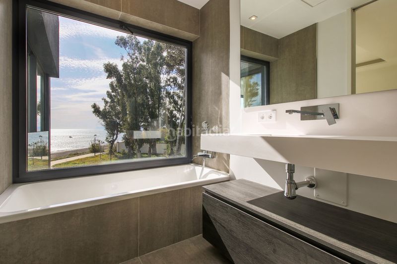 Foto a0fa16f6-a566-49a6-82e6-59bbe1a8bf4c. Casa adossada a Centro Estepona