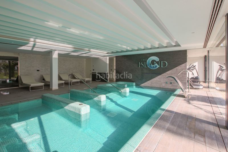 Foto bd93f0b0-423e-45ef-9b5c-f328a6649107. Casa adossada a Centro Estepona