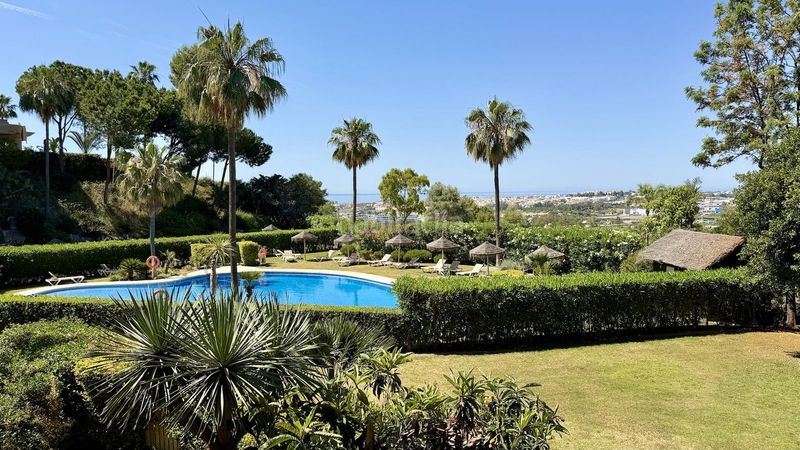 Foto 8d2e19bd-7339-4ca0-a2f1-b60d51badb3f. Pis a Las Brisas Marbella