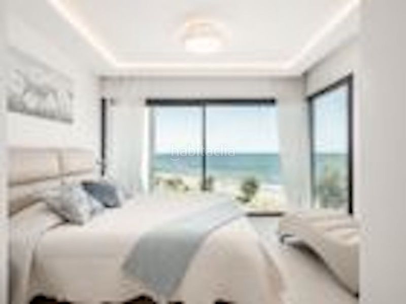 Foto 1cdb6b37-5a5b-4d93-8fe2-48d824aacc9b. Casa adosada en Centro Estepona