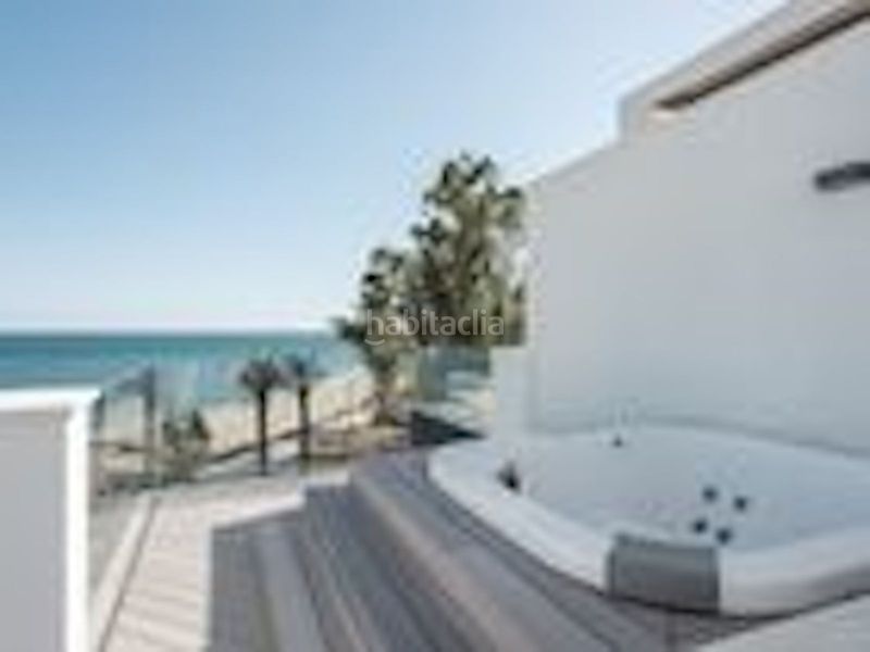Foto 7b27d12e-12ad-4a0b-8276-c9dd5185a149. Casa adosada en Centro Estepona