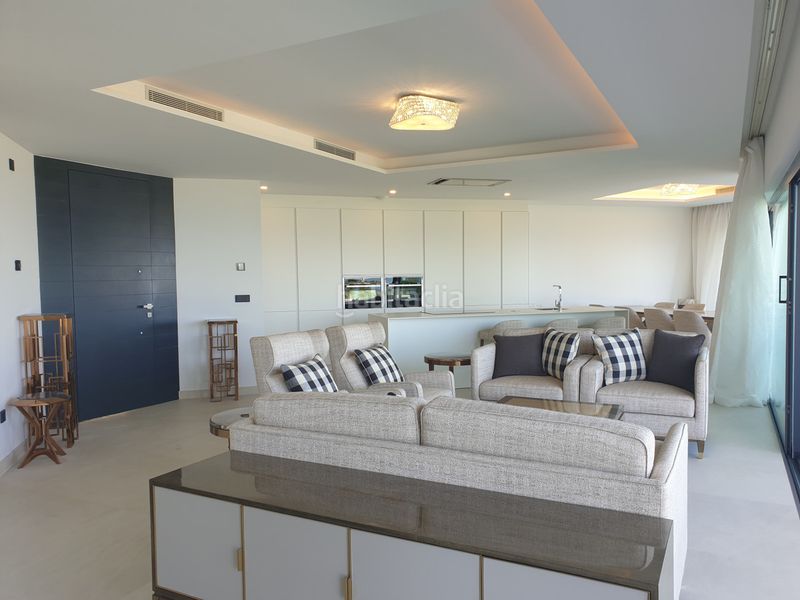 Foto 31cc65ee-4ed3-4445-bb71-02073536ac94. Casa adossada amb aparcament a Centro Estepona