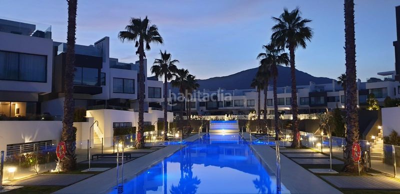 Foto 44f27b5c-639b-497e-a050-924bf0680422. Casa adossada amb aparcament a Centro Estepona