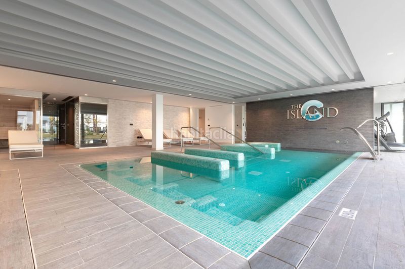 Foto b1f837be-268d-490c-aaf2-709e68ea9692. Casa adossada amb aparcament a Centro Estepona