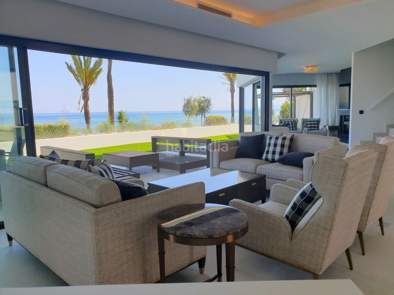 Foto e020fe0f-182c-41bf-ae4c-39c5a0ccaf7f. Casa adossada amb aparcament a Centro Estepona