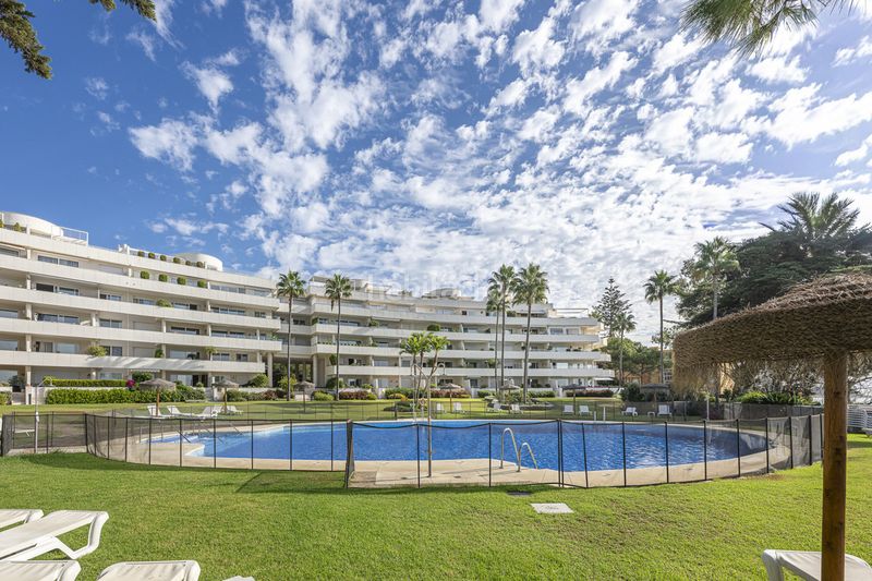 Foto b833d73f-6fc2-4d93-8d81-c0a8e177035e. Pis a Centro Estepona
