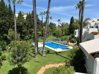 Etagenwohnung in Puerto Banús