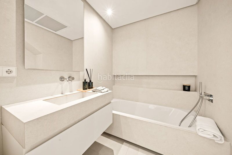 Foto 8ff33085-c375-416d-9c13-907e3a1c80aa. Àtic a Nueva Atalaya Estepona