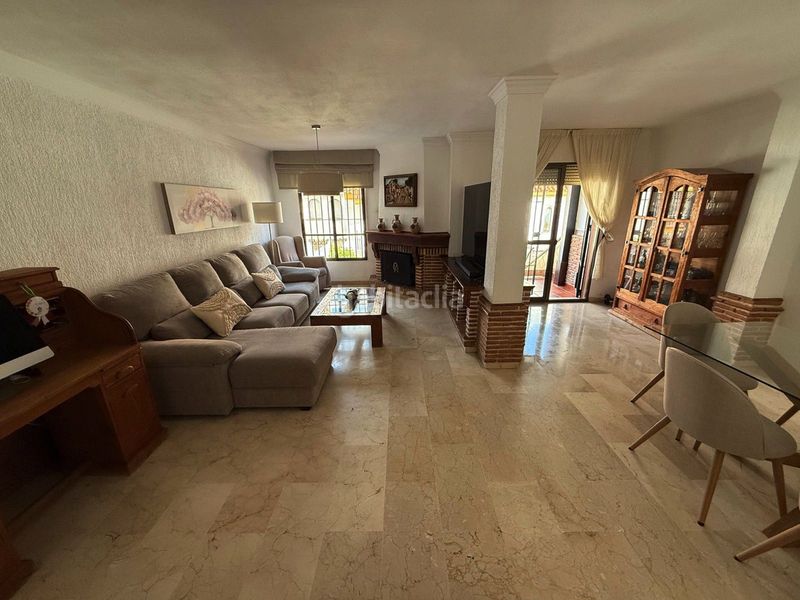Foto 58490de5-a7ba-432b-aebe-0561a351c24b. Casa adossada amb aparcament a Centro Estepona