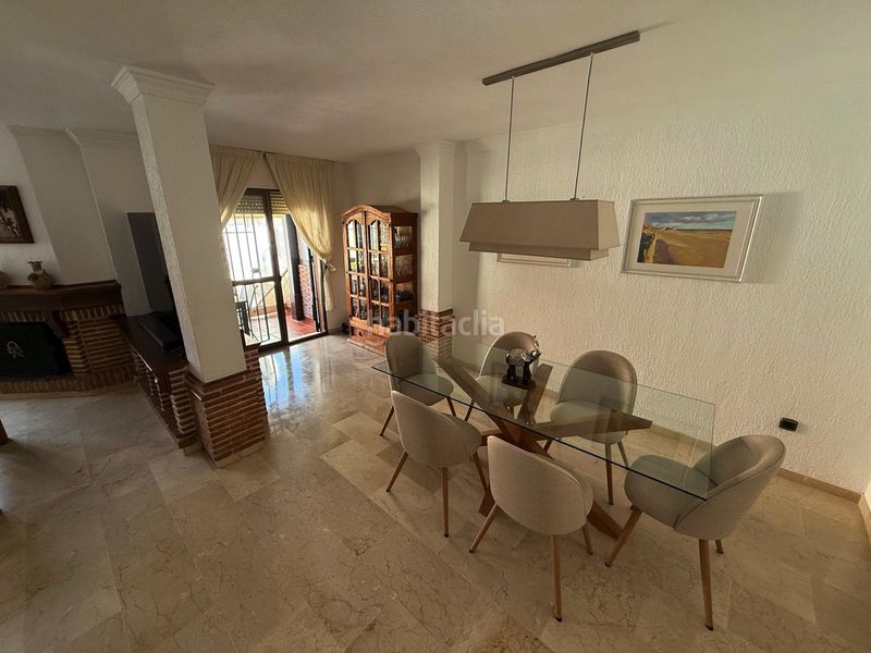 Foto 6d9e2c51-5d64-4334-823c-b7f09278907a. Casa adossada amb aparcament a Centro Estepona
