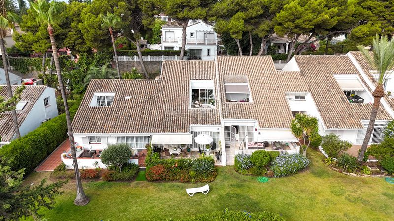 Foto f5291cfa-e78d-404b-9376-6d1920b6a11e. Àtic a Las Brisas Marbella