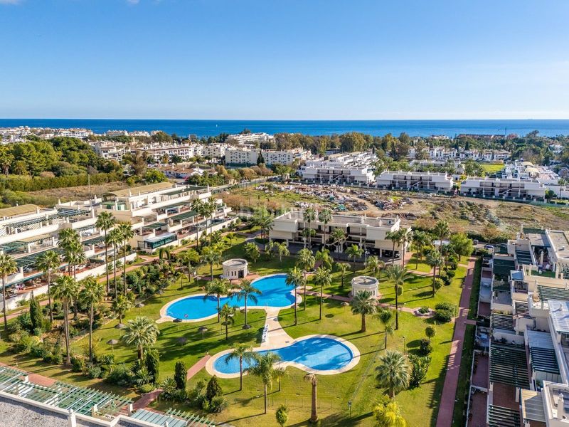 Foto a5562e72-45be-4dd7-8c68-c142da7b4cc0. Pis a Las Brisas Marbella