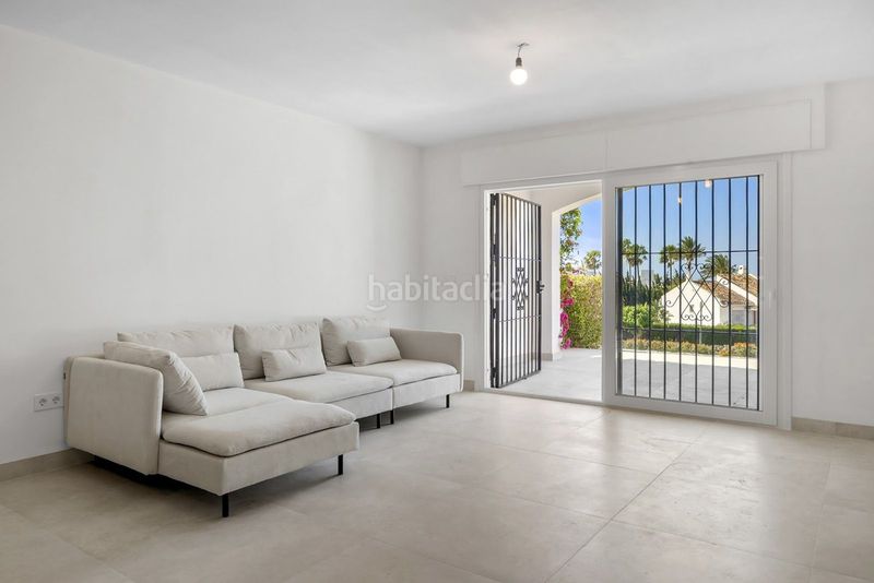 Foto 155b648e-1f51-41f4-a35e-7bdf3b6c558a. Pis amb aparcament a Las Brisas Marbella