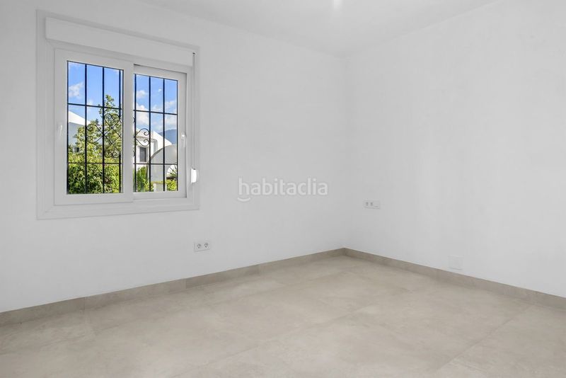 Foto ed6db22e-67b8-49bf-8ddb-381c095d37ce. Pis amb aparcament a Las Brisas Marbella