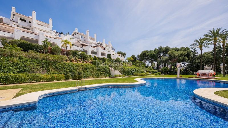 Foto ce30314a-b4a6-4cf7-9059-5d5a845d7e52. Pis a Los Monteros Marbella