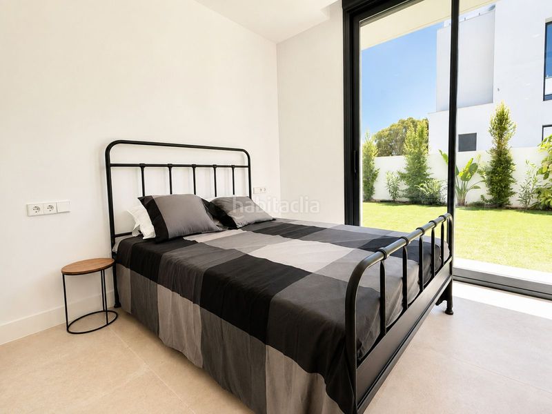 Foto 4d95a3c9-cb82-4165-a480-791e79ecf265. Casa adossada amb aparcament a Nueva Atalaya Estepona