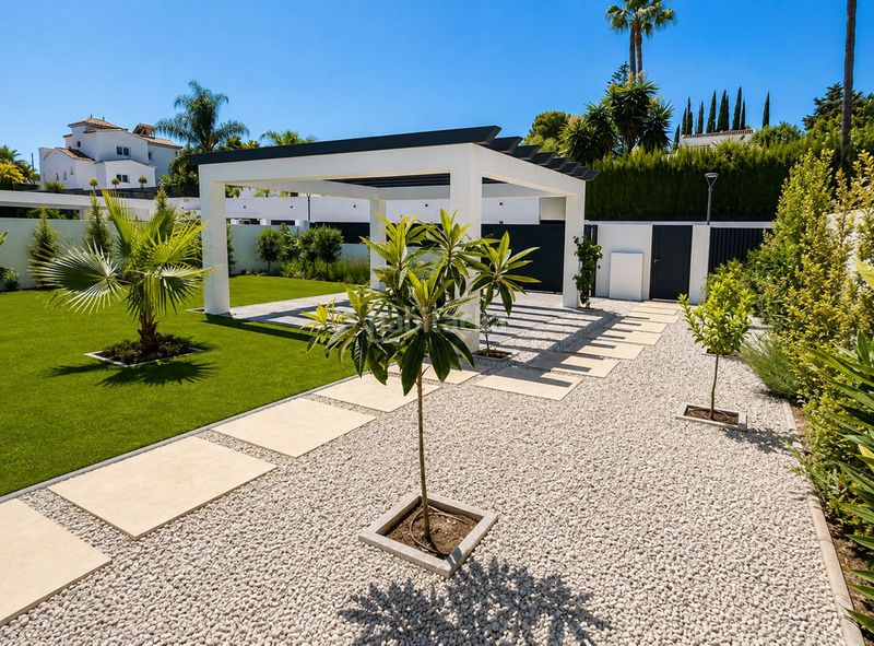 Foto f28f5839-3a9e-47ff-a894-4b6d1512ffdc. Casa adossada amb aparcament a Nueva Atalaya Estepona
