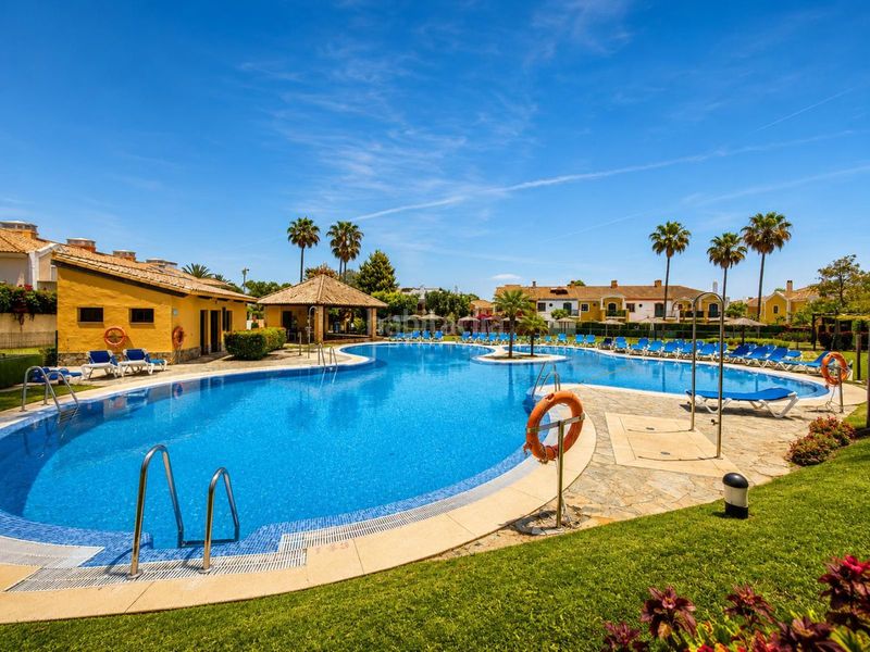 Foto 4fae1013-d494-4aa9-8405-f1f3e12fc3b7. Casa adossada amb aparcament a Guadalmina Alta Marbella