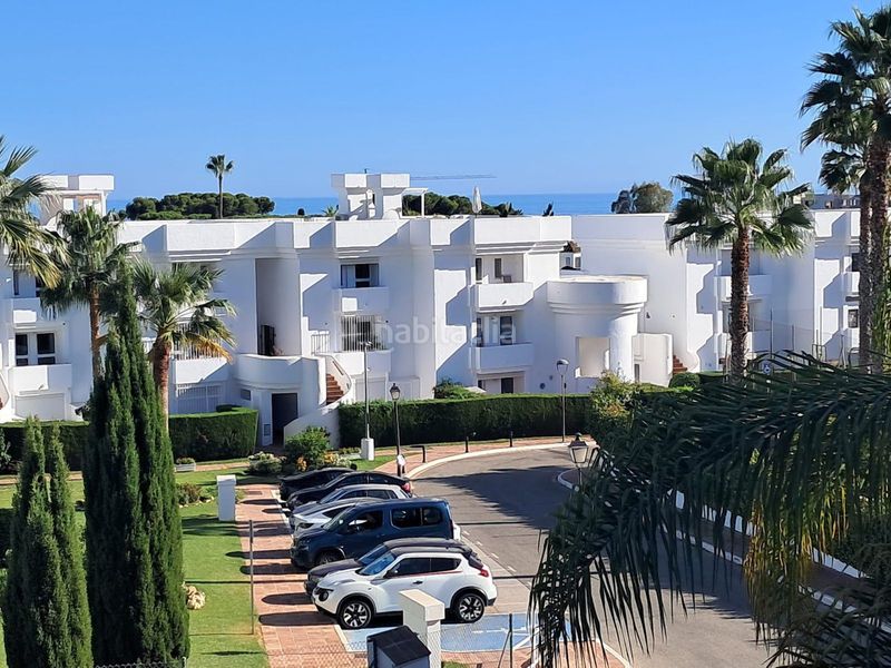 Foto ceb6e81e-a7dc-4390-a382-15a522978821. Casa adossada a Centro Estepona