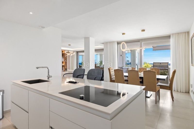 Foto a7903d2f-e1ff-4fdb-95ce-b083cc8608b0. Piso en Las Brisas Marbella