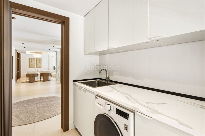 Foto a1f41f1b-3ce9-42be-a89f-74479e28d445. Casa adossada amb aparcament a Las Brisas Marbella