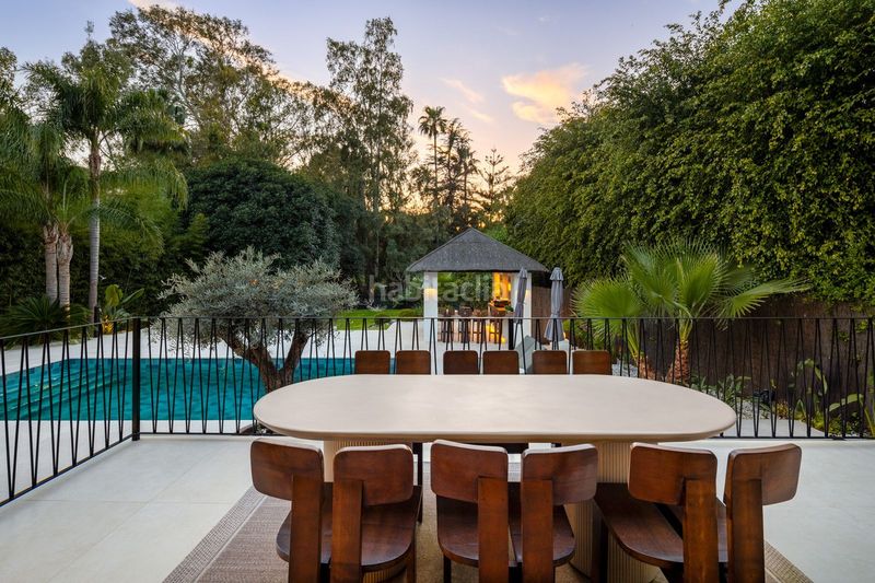 Foto e8f72794-611f-4b2b-879b-798fb663b219. Casa adossada amb aparcament a Las Brisas Marbella
