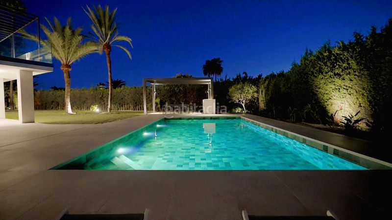 Foto f7b7db35-7a63-472f-9c40-5d2f00e46de9. Casa adossada a La Carolina - Guadalpín Marbella