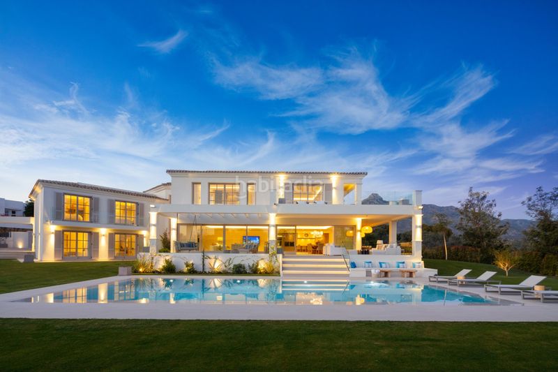 Foto 7d6dcc14-a904-4626-a6e9-5ba8d091290b. Casa adossada amb aparcament a Las Brisas Marbella