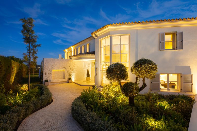 Foto c6aa719a-f295-4e71-852e-63509b7f835d. Casa adossada amb aparcament a Las Brisas Marbella